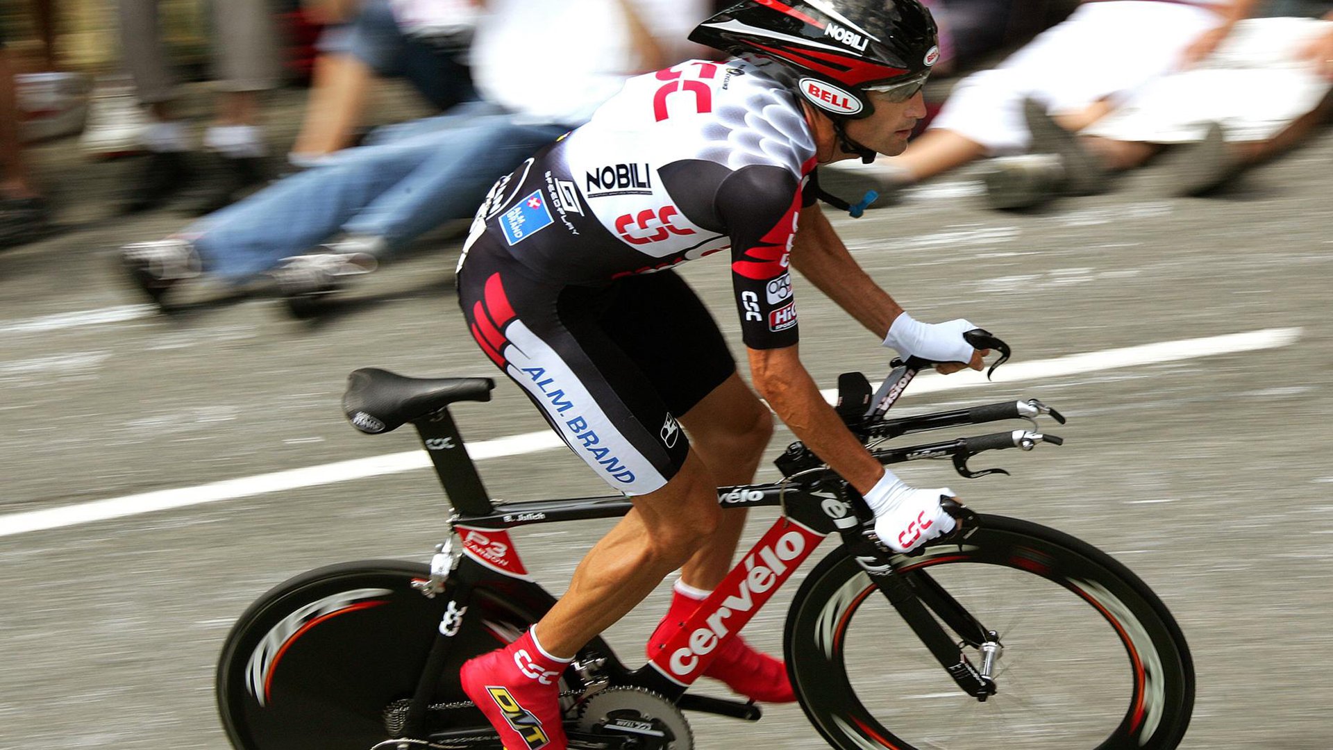 欧洲杯战场:每一场比赛都是战术的较量,告诉我欧洲杯的比赛